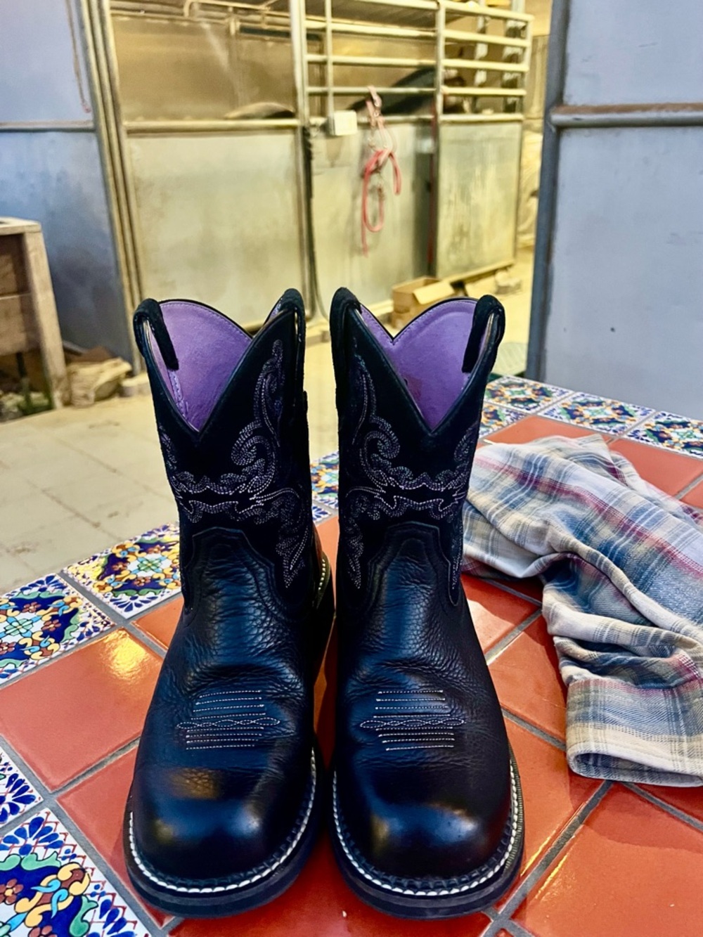 Ariat Fatbaby II Womenโs 9B Black Leather Western Boots Lavender